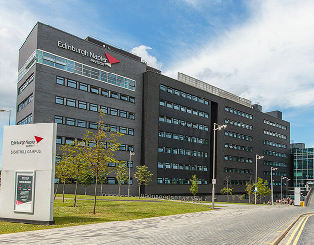 爱丁堡龙比亚大学